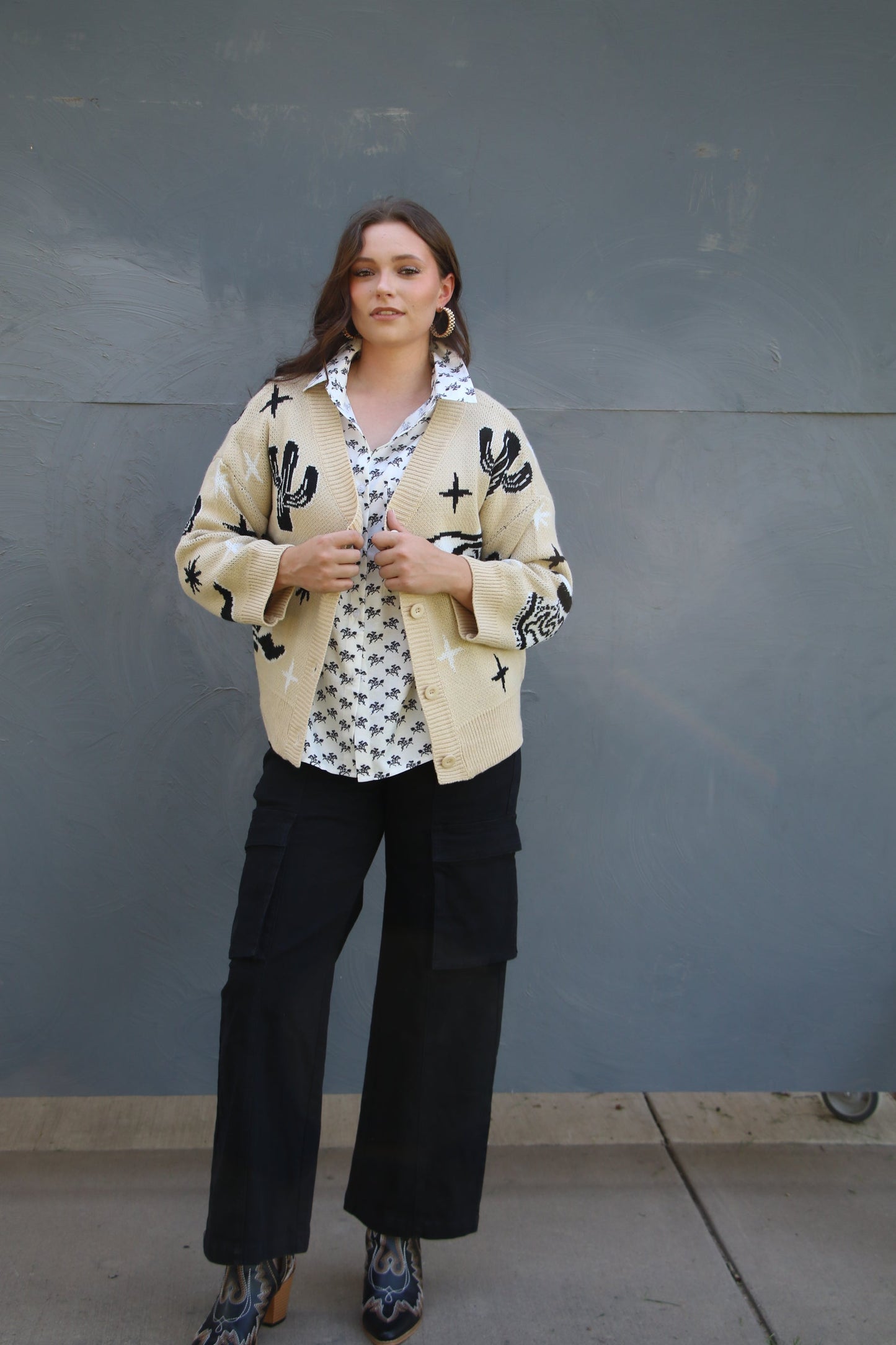 HH7113 IVORY CACTUS/ BOOT CARDI