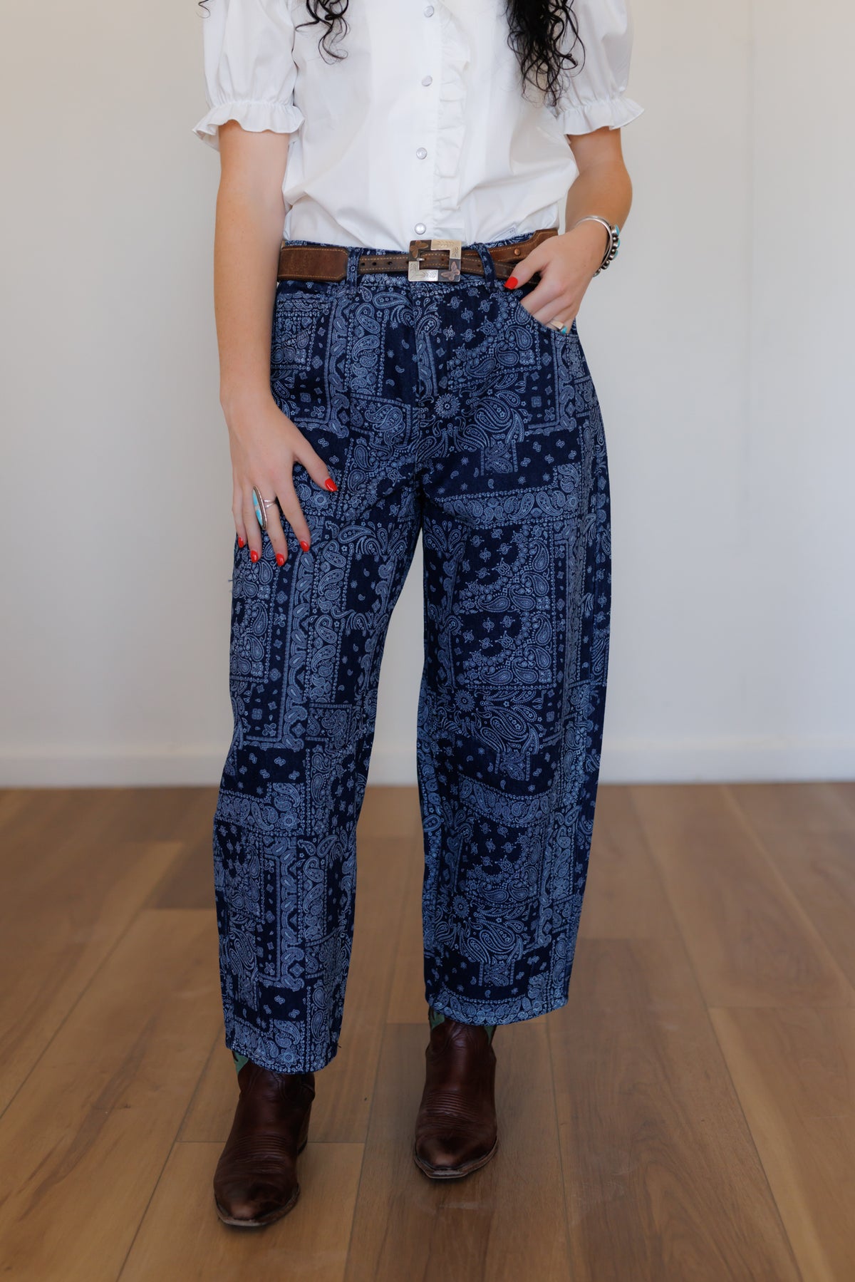 NAVY BANDANA BARREL JEANS (HH8600)