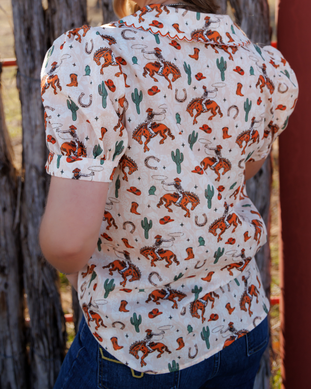 Top, Bucking Horse Peter Pan Collar HH3024