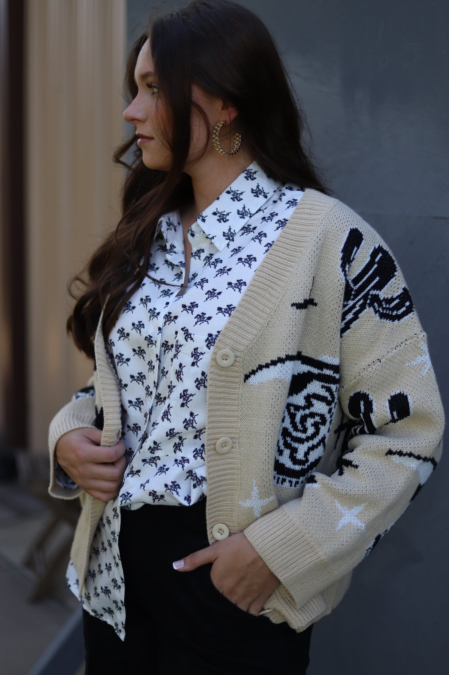 HH7113 IVORY CACTUS/ BOOT CARDI