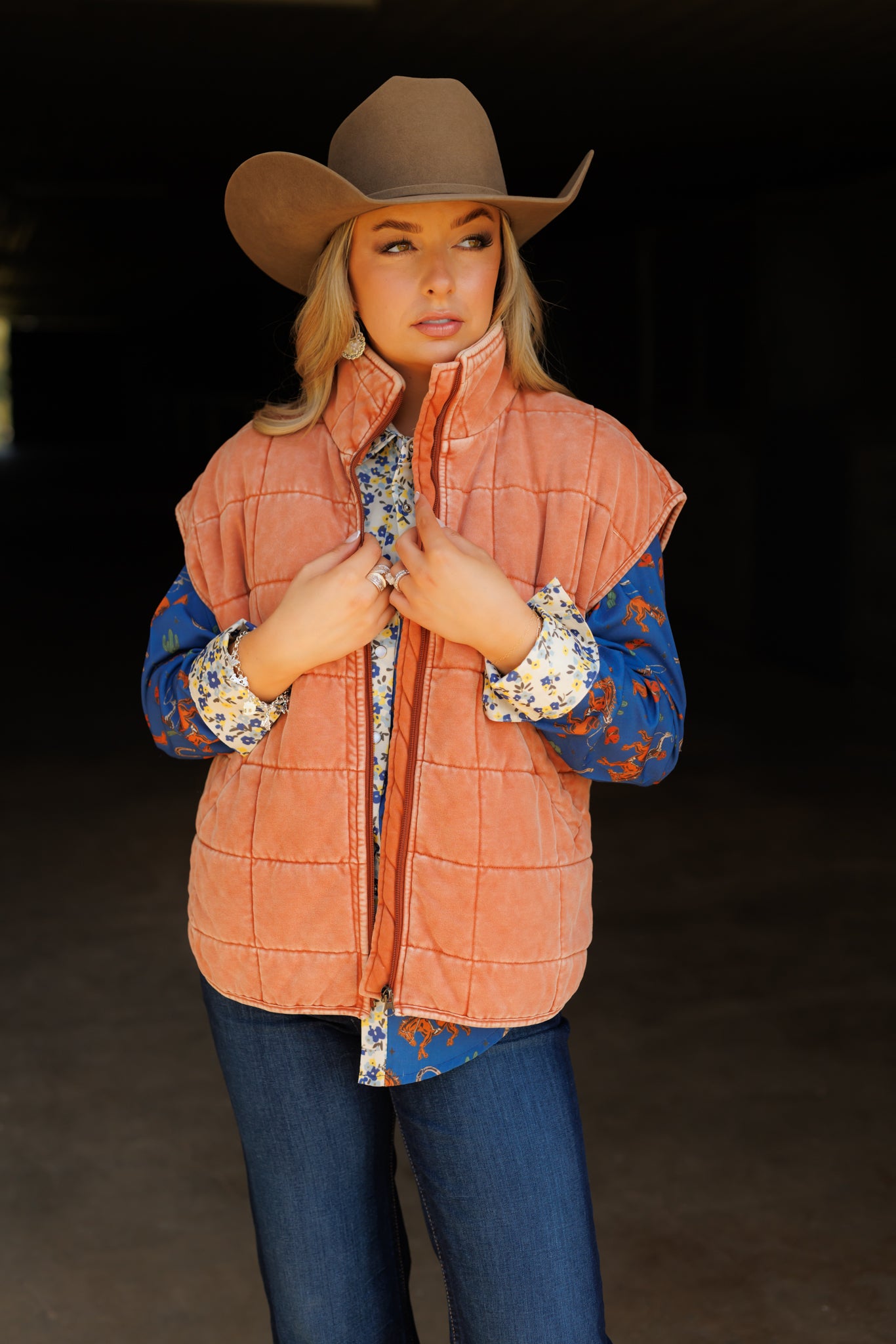 howdy⭐︎handmade hood vest OUTERWEAR – Howdy Hanny Retail