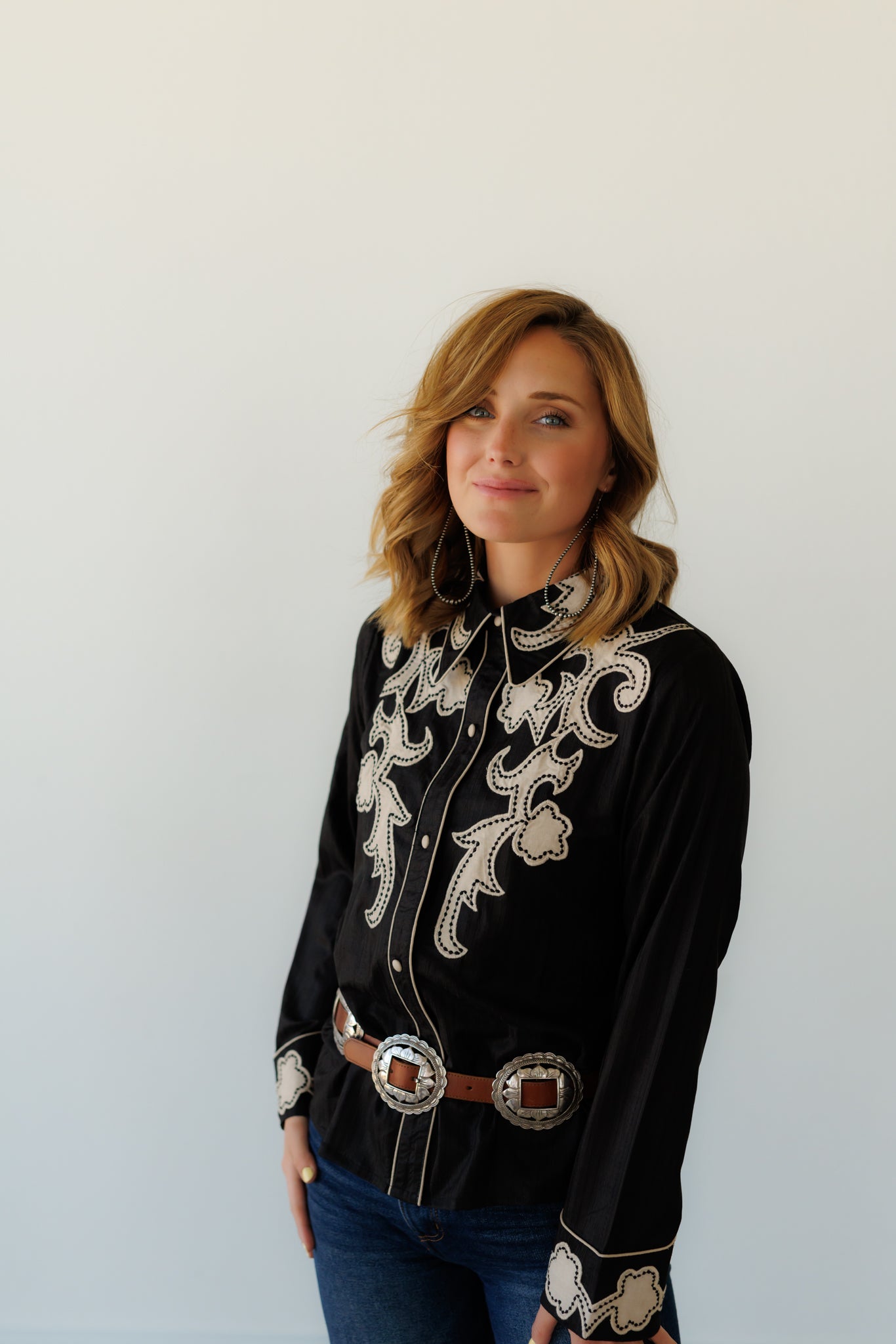 Top, Black Appliqué HH2535