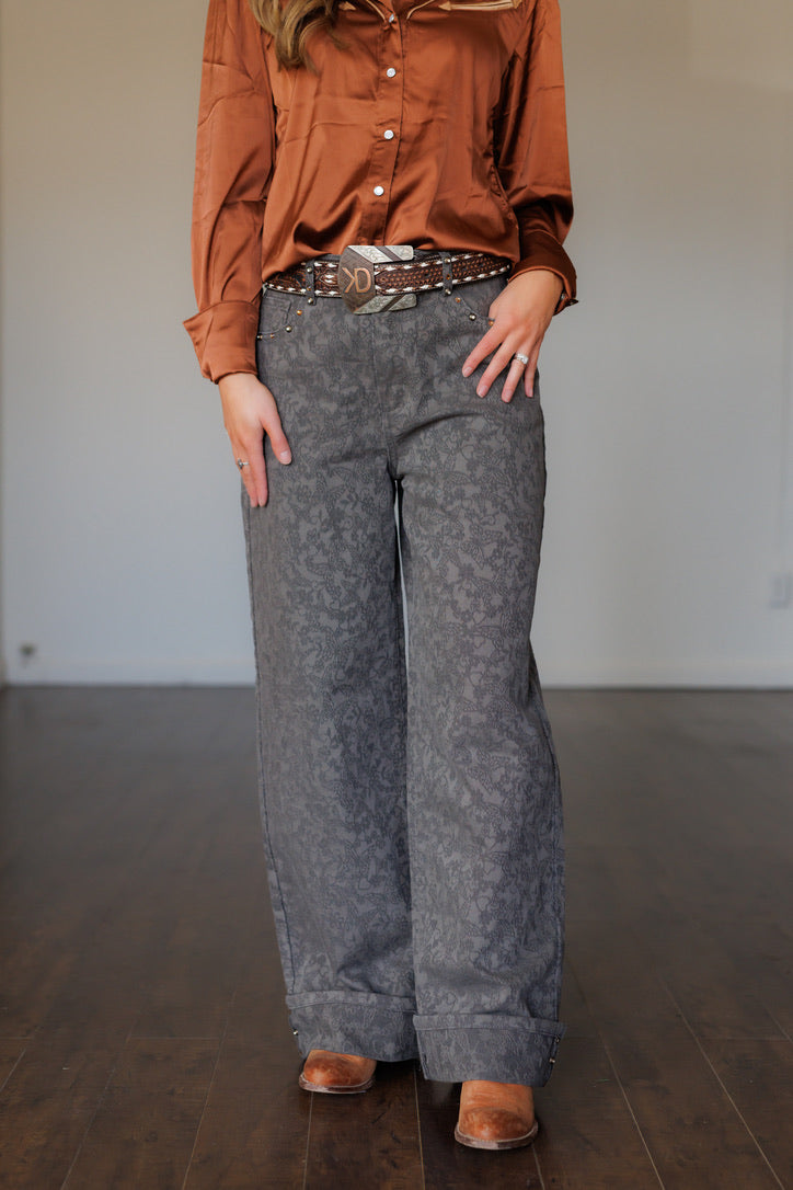 (PRE-ORDER)Grey Butterfly Printed Studded Jeans (HH8703)