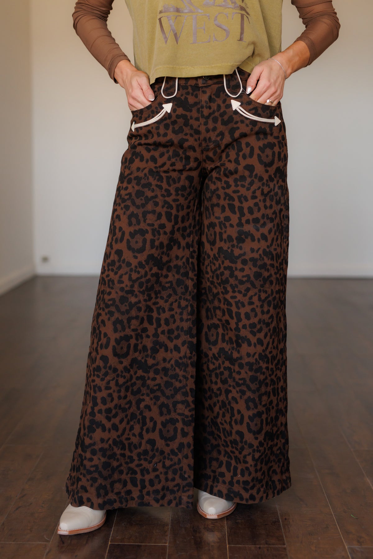 Leopard Wide Leg Smiley Jeans  HH8900