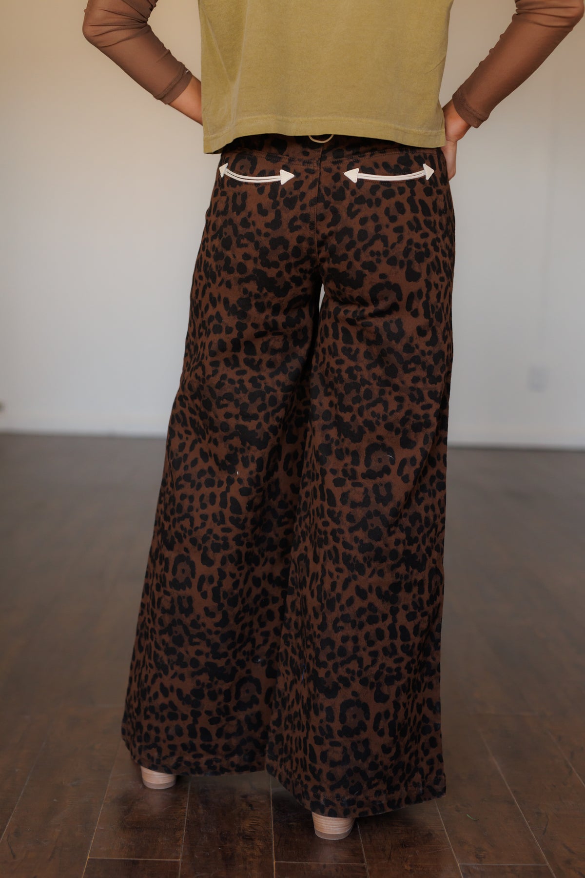 Leopard Wide Leg Smiley Jeans  HH8900
