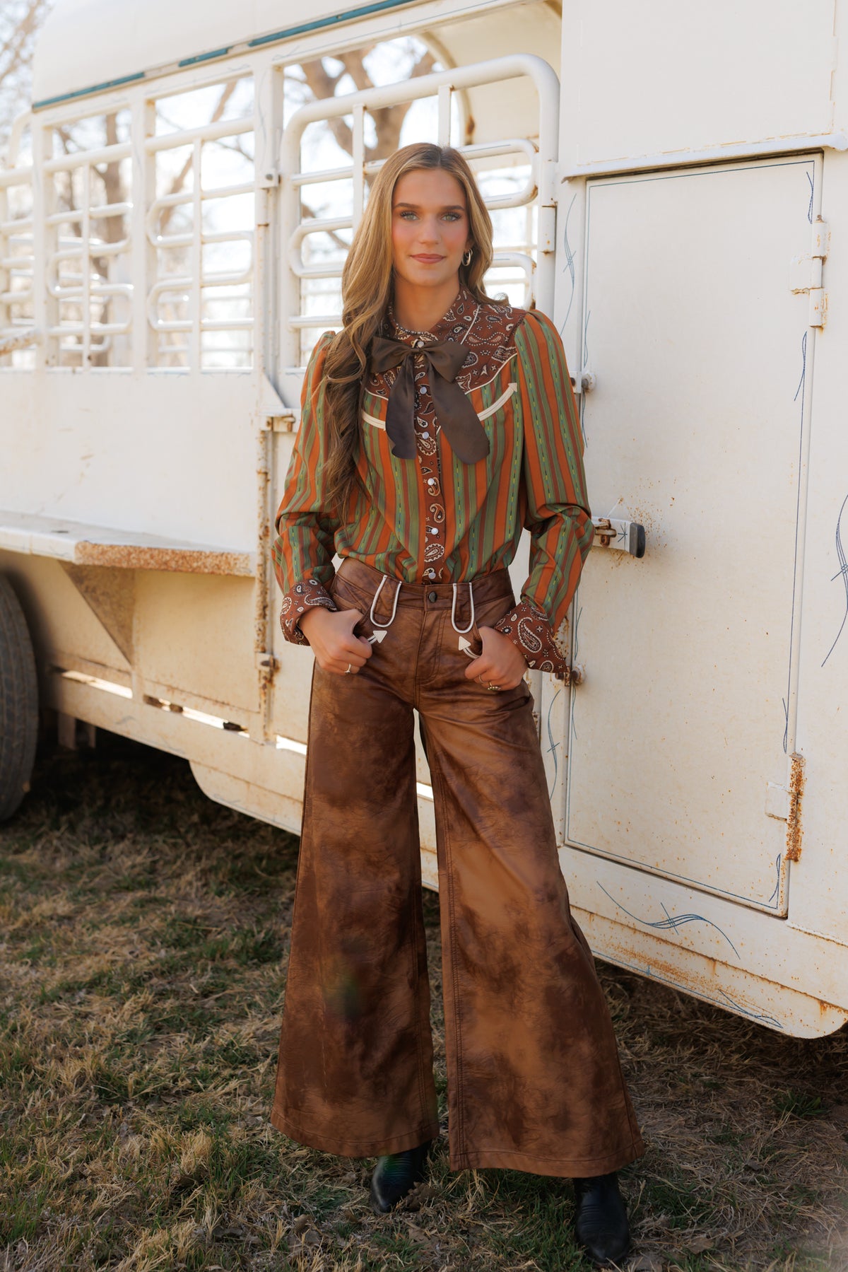 Brown Leather Smiley Wide Leg HH8900