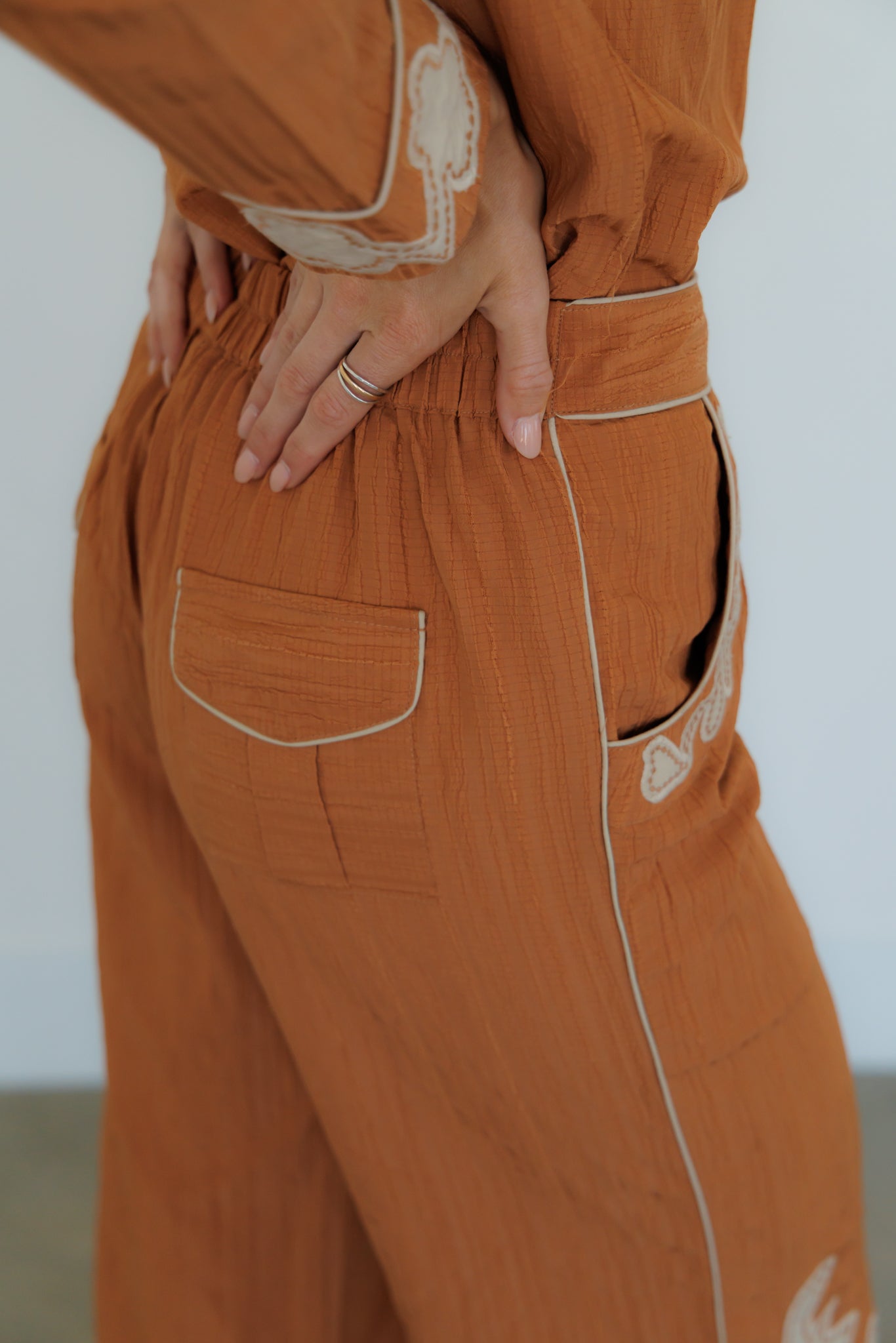 Pants, Applique Apricot HH2555