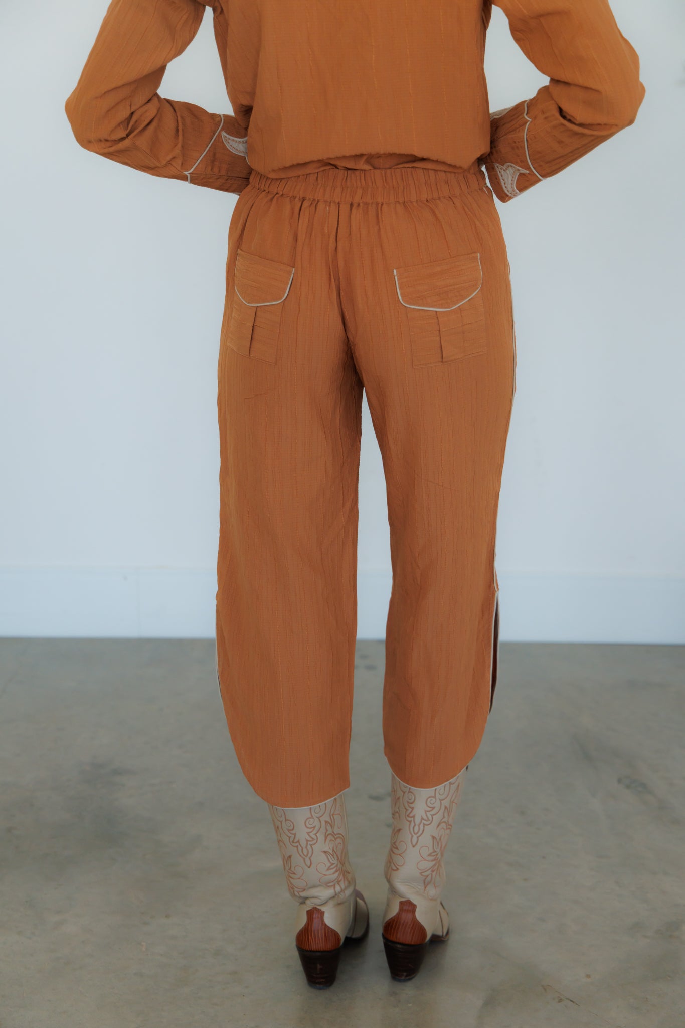 Pants, Applique Apricot HH2555