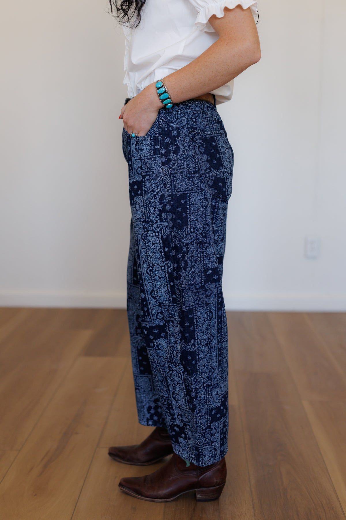 NAVY BANDANA BARREL JEANS (HH8600)